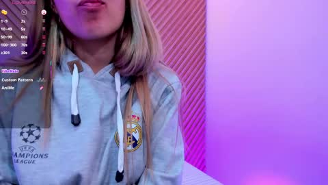 Snapshot of evaloviaa_ chatting on 06/04/26, 01:28 Eva online show from 06/04/26, 01:28