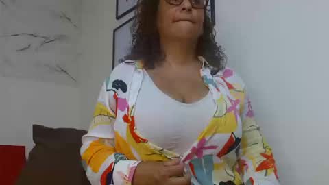 Snapshot of evamills1 chatting on 09/22/25, 08:22 Eva Mills online show from 09/22/25, 08:22