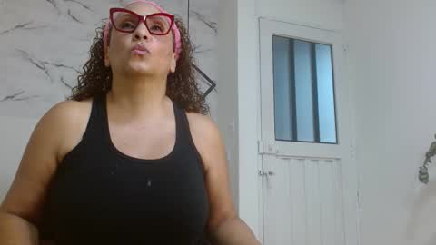 Snapshot of evamills1 chatting on 10/26/25, 05:08 Eva Mills online show from 10/26/25, 05:08