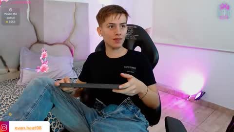 evan_tay online show from 03/08/26, 03:10