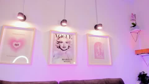 Snapshot of evan_voss chatting on 11/12/25, 12:27 Evan voss help me get 200 likesindependent model online show from 11/12/25, 12:27