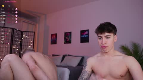 Snapshot of evan_white_ chatting on 01/19/25, 06:00 evan_white_ online show from 01/19/25, 06:00