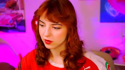 Snapshot of evanellson chatting on 02/20/25, 03:19 Eva online show from 02/20/25, 03:19