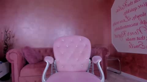 Eva online show from 02/17/25, 09:52