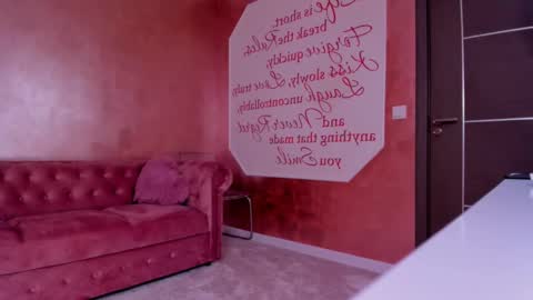 Eva online show from 03/06/25, 10:47