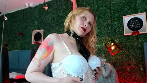  Evangelyne  online show from 02/17/26, 08:04