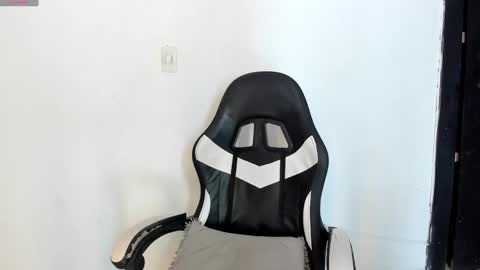 evanllelyne online show from 10/10/25, 01:43