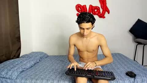 Snapshot of evans_collins24 chatting on 11/13/25, 10:52 Evans collins24 online show from 11/13/25, 10:52