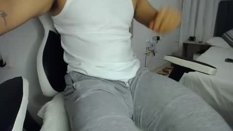 Snapshot of evans_king chatting on 12/30/24, 02:53 Evan online show from 12/30/24, 02:53