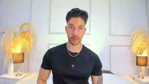 Snapshot of evans_opry1 chatting on 10/19/25, 12:11 E V A N S online show from 10/19/25, 12:11