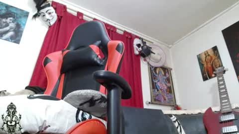 evans_xy online show from 07/10/26, 12:48