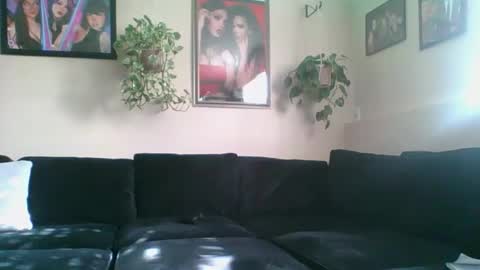 evanschris2048 online show from 11/12/25, 08:41