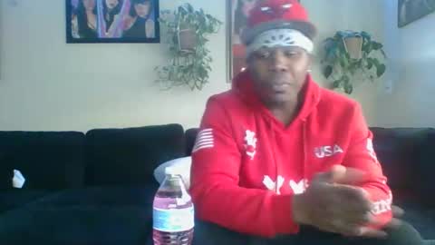 evanschris2048 online show from 12/01/25, 10:15