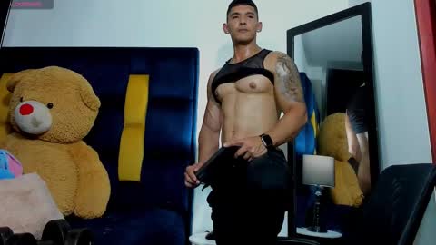   online show from 10/22/25, 04:35