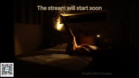 Snapshot of evapunkprincess chatting on 02/13/25, 10:02 Eva online show from 02/13/25, 10:02