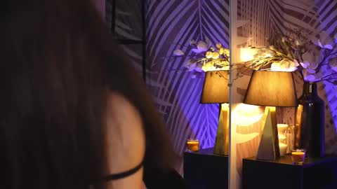 EvaRhea online show from 11/04/25, 04:00