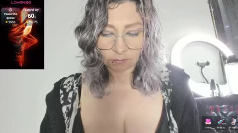 evasaenz online show from 03/11/25, 12:11