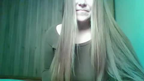 evasapples2026 online show from 01/16/26, 07:18