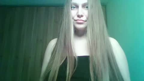 evasapples2026 online show from 02/12/26, 10:27