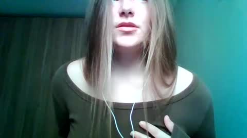 evasapples2026 online show from 05/20/26, 08:26