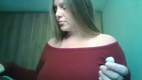 evasapples2026 online show from 05/27/26, 05:10