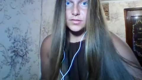 evasapples2026 online show from 07/18/26, 05:28