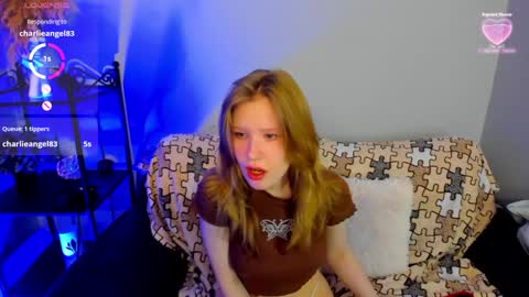 Snapshot of evastevs chatting on 12/29/24, 05:33 Eva online show from 12/29/24, 05:33