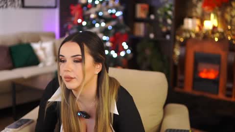 Snapshot of evasunderland chatting on 12/19/24, 09:28 Eva online show from 12/19/24, 09:28