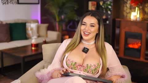 Snapshot of evasunderland chatting on 01/13/25, 02:28 Eva online show from 01/13/25, 02:28