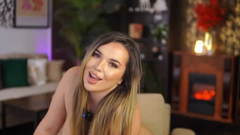 Snapshot of evasunderland chatting on 01/16/25, 01:58 Eva online show from 01/16/25, 01:58