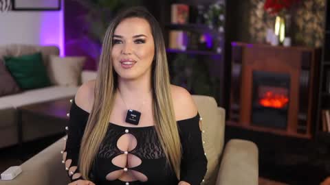 Snapshot of evasunderland chatting on 02/08/25, 03:41 Eva online show from 02/08/25, 03:41