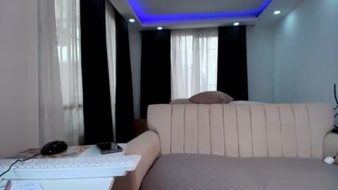 Snapshot of evasweet__ chatting on 02/23/26, 04:04 EVA LUNA online show from 02/23/26, 04:04