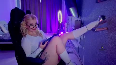 evavibe online show from 04/15/26, 07:04