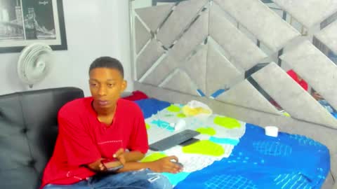 Eva And Emmanuel online show from 11/19/25, 01:11