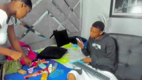 Eva And Emmanuel online show from 01/15/26, 01:37