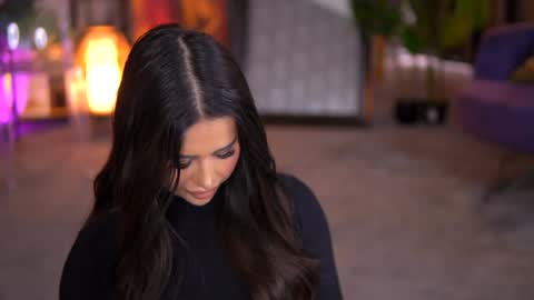 Snapshot of evazane chatting on 01/22/25, 11:01 Eva online show from 01/22/25, 11:01