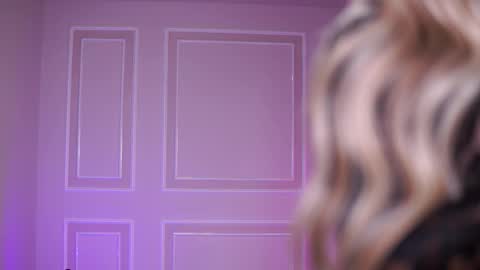 Snapshot of evazane chatting on 10/23/25, 07:23 Eva online show from 10/23/25, 07:23