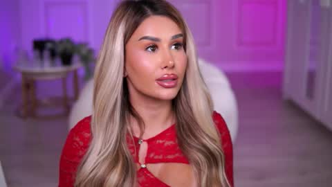 Snapshot of evazane chatting on 10/24/25, 07:10 Eva online show from 10/24/25, 07:10