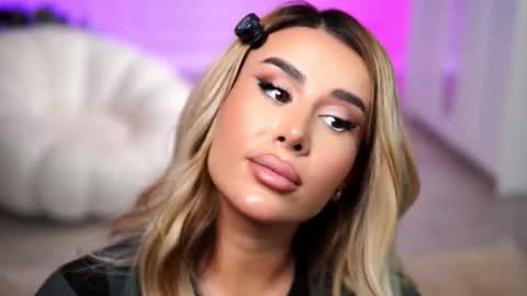 Snapshot of evazane chatting on 10/26/25, 08:15 Eva online show from 10/26/25, 08:15