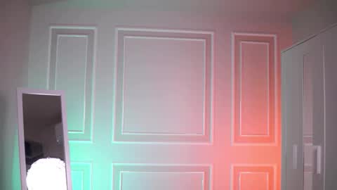 Snapshot of evazane chatting on 11/25/25, 09:48 Eva online show from 11/25/25, 09:48