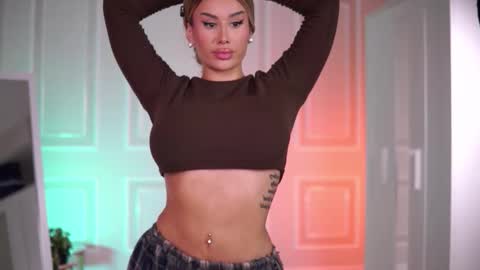 Snapshot of evazane chatting on 11/27/25, 08:33 Eva online show from 11/27/25, 08:33