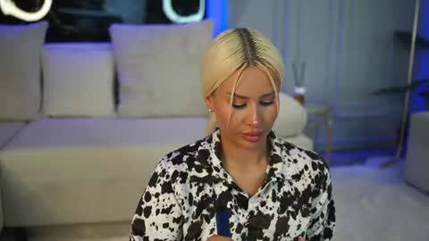 Snapshot of evazane chatting on 07/27/26, 12:01 Eva online show from 07/27/26, 12:01