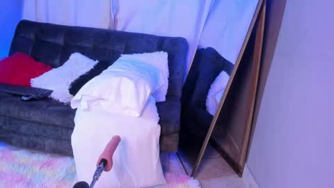 Eva Queen online show from 11/25/25, 11:21