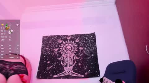 Snapshot of evee_uwu chatting on 01/04/25, 10:34 Eve Jane online show from 01/04/25, 10:34