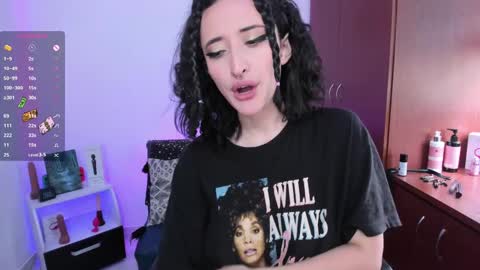 Snapshot of evee_uwu chatting on 02/03/25, 03:17 Eve Jane online show from 02/03/25, 03:17