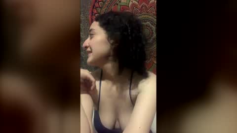 Snapshot of evee_uwu chatting on 02/04/26, 01:00 Eve Jane online show from 02/04/26, 01:00