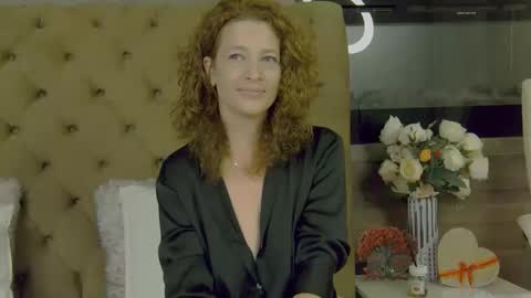 EveHamilton online show from 09/17/25, 06:20