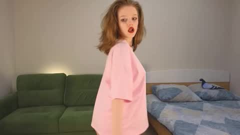 Eveleen online show from 09/25/25, 01:15