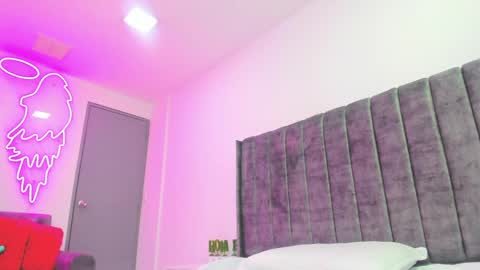 evelin__thompsson online show from 04/11/26, 01:21