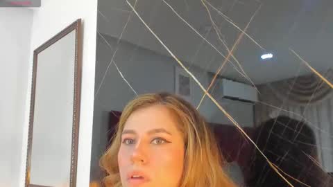 EVELIN online show from 12/17/25, 12:22